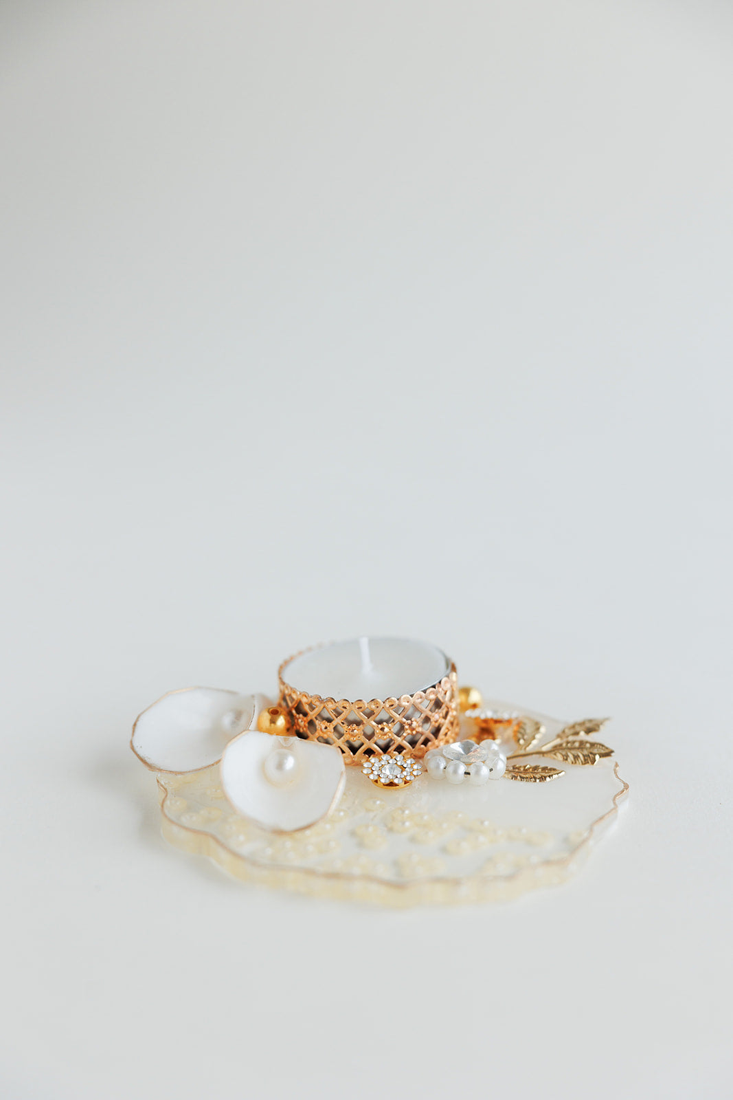 Resin Tea Light Holder Ivory